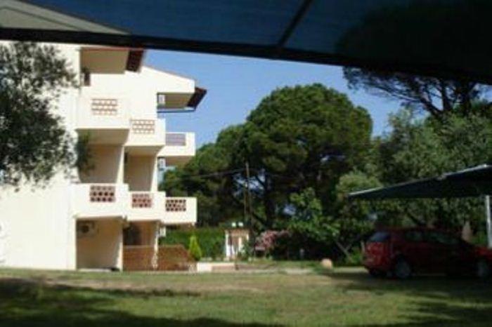 Elena Apartments นิกิติ ภายนอก รูปภาพ