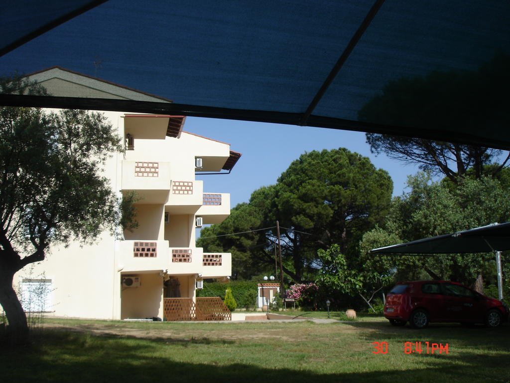 Elena Apartments นิกิติ ภายนอก รูปภาพ