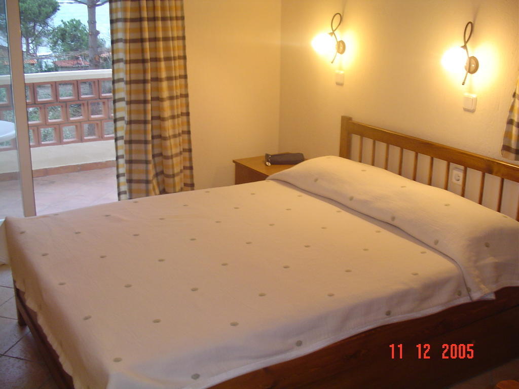 Elena Apartments นิกิติ ภายนอก รูปภาพ
